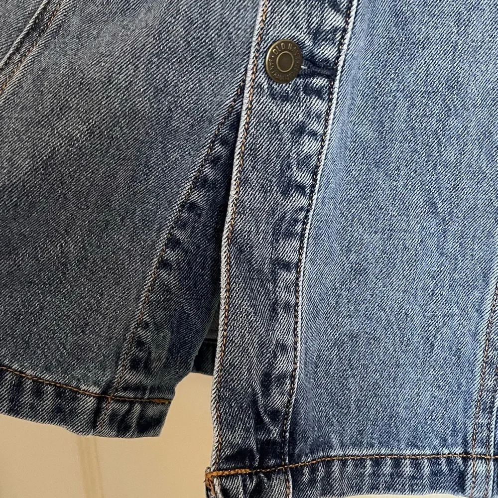 Cute denim Old Navy skirt with buttons - Picture 7 of 9